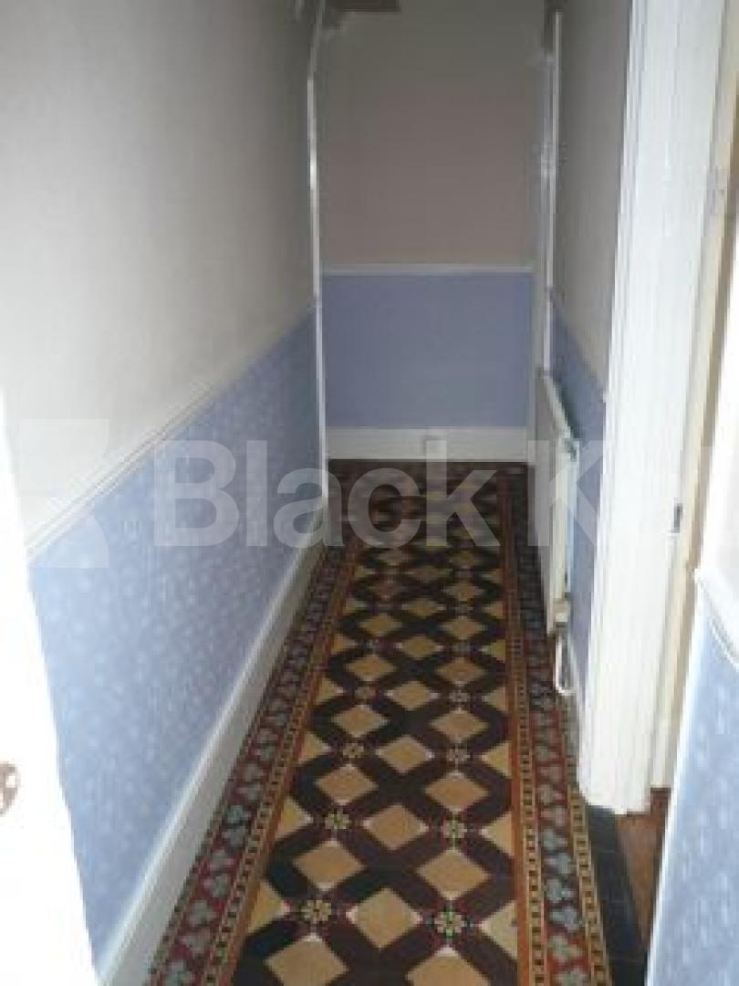 			2 Bedroom, 1 bath, 1 reception Flat			 North View Road, CROUCH END N8